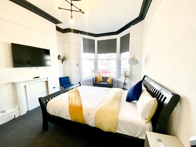 PolkaDot Winter Gardens Apartments by PolkaStays