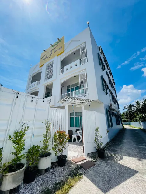 Triple J Hotel Trang