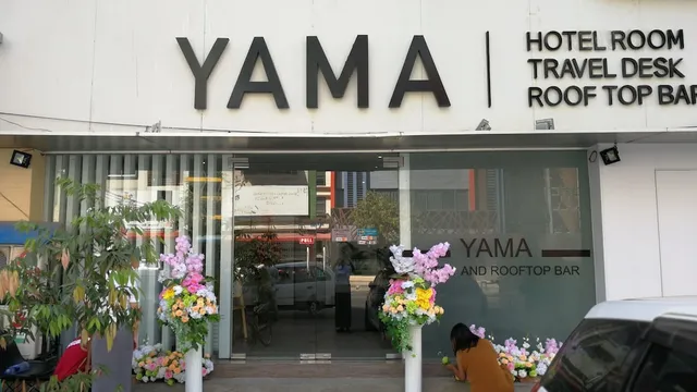 YAMA HOTEL & ROOFTOP BAR