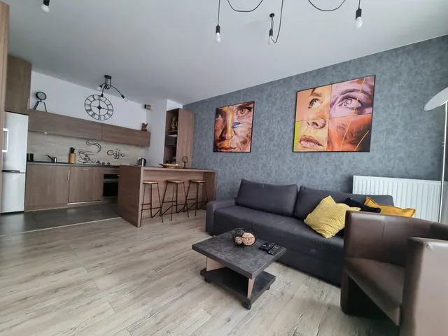 Q Apart Gold- klimatyzowany, trzypokojowy apartament z garażem GRATIS.