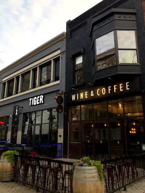 Tiger Restaurant & Lounge