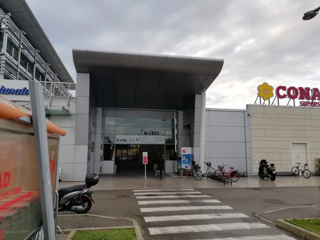 Galleria Commerciale "Sacramora"