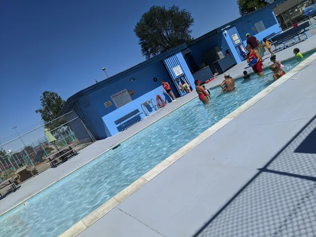 Lincoln Pool - City of Manteca