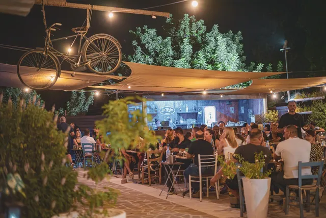 Ταβέρνα Εν Τέχνο Καφενείο (entexno kafeneio tavern)