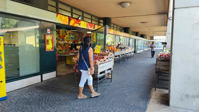 Fruit Store