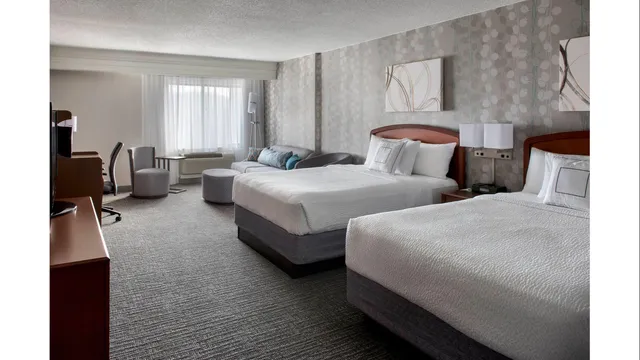 Courtyard by Marriott Lebanon