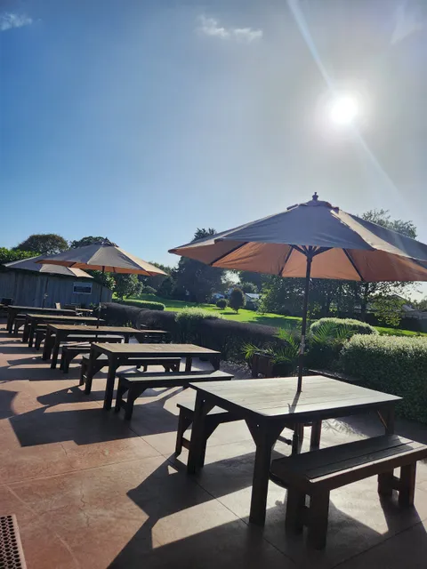 Wattle Downs Café, Bar & Restaurant