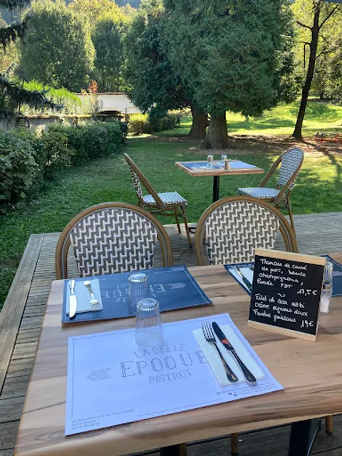 La Belle Epoque (restaurant, bar, terrasse dans parc) proche Grenoble