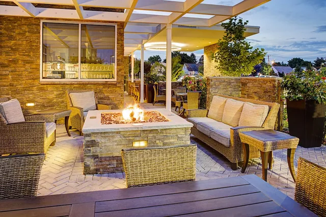 SpringHill Suites by Marriott Carle Place Garden City