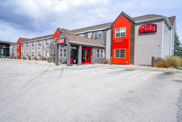 Hotel Ruby Sandpoint | Ponderay