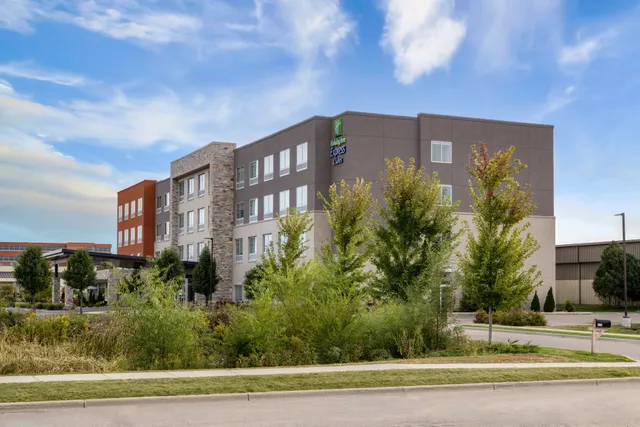 Holiday Inn Express & Suites Madison West - Middleton by IHG