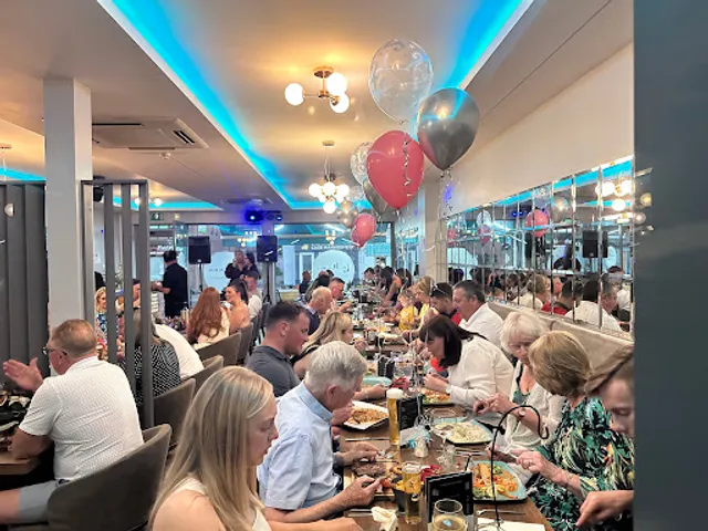 La Mama Bar & Restaurant