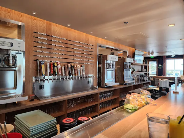 Loro Asian Smokehouse & Bar