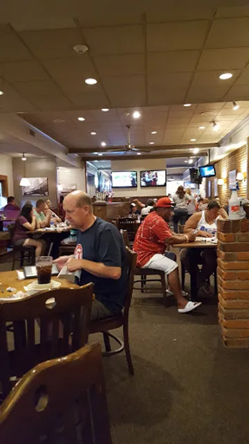 Old Chicago Pizza + Taproom