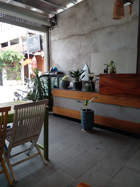 Mr. Ben's Coffee & Restaurant