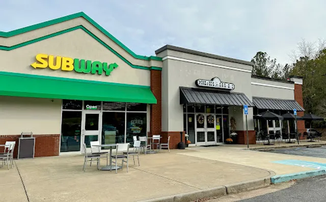 Mike & ED’s Bar-B-Q