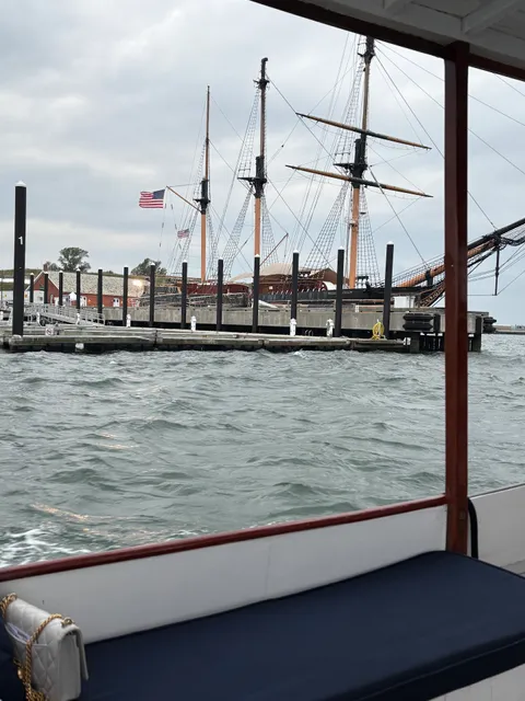 Brandy Melville - Rhode Island