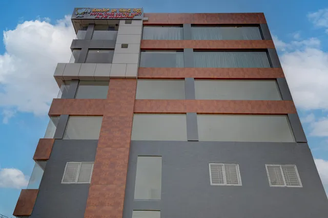 HOTEL TREE SUITES NEXT AIRPORT IN