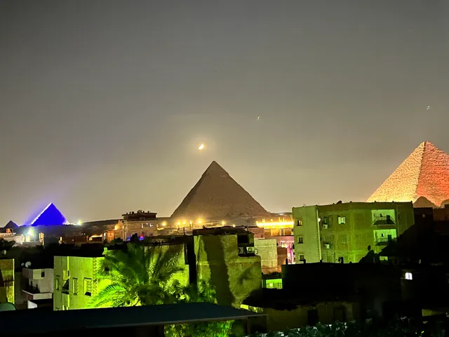 Jana pyramids view inn