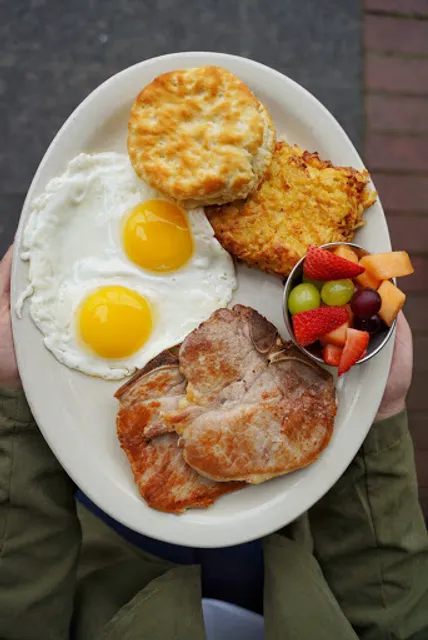 The Toasted Yolk Cafe