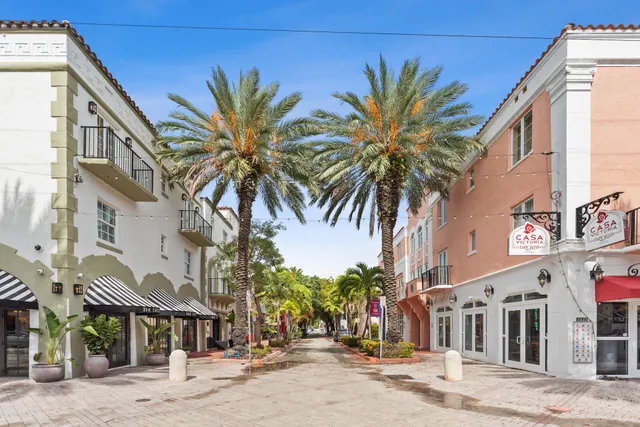 Kasa El Paseo Miami Beach