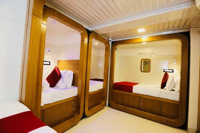 Qubestay Airport Capsule Hotel And Hostel