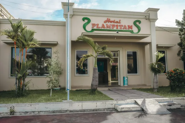 Hotel Plampitan