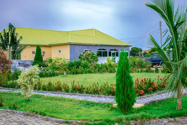 Zenes Guest House