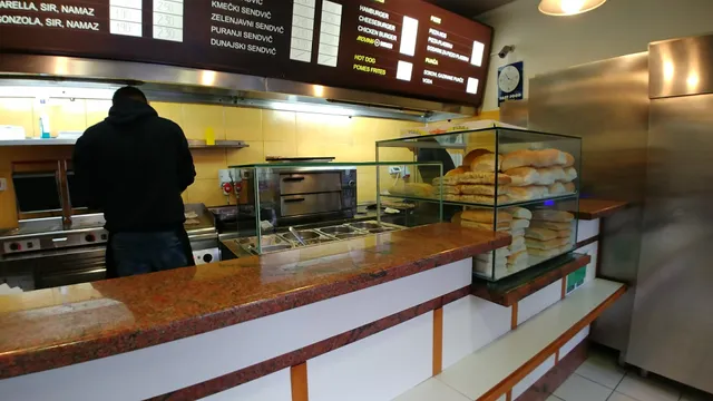 Okrepčevalnica Fast Food Moving, Šukri Abdulaji s.p.