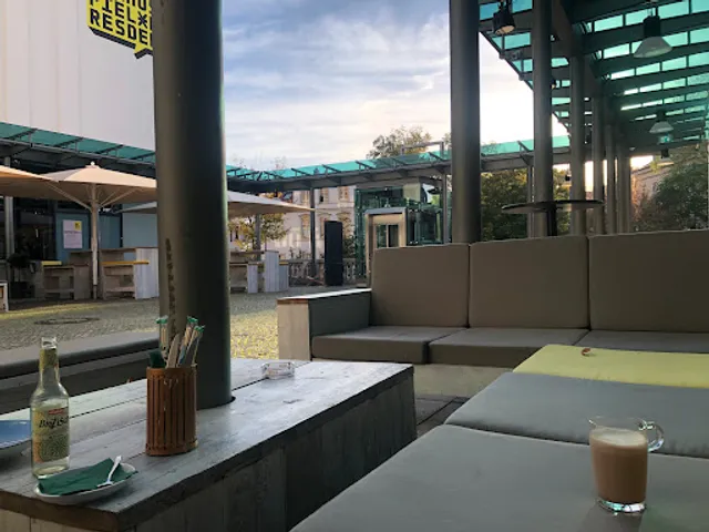 NEUFNEUF Bühnen Bistro