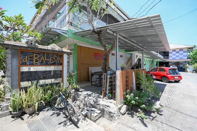 RedDoorz @ De'balcon Accomodation Kuta Bali