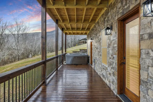 Robeson Hood Lodge 4 Bedroom Home