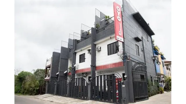 OYO 447 Jill's Residences