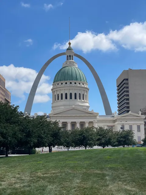Kiener Memorial Fountain and Runner Statue