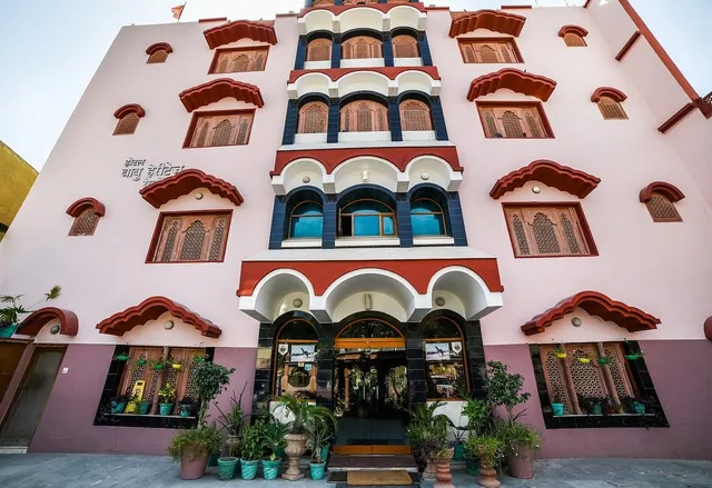 OYO Hotel Babu Heritage