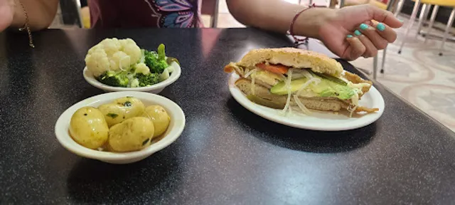 Cemitas Y Quesadillas Anny