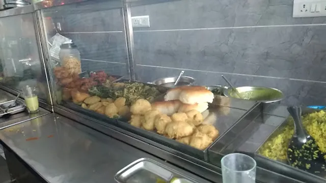 Shri Gajanan Snacks Corner