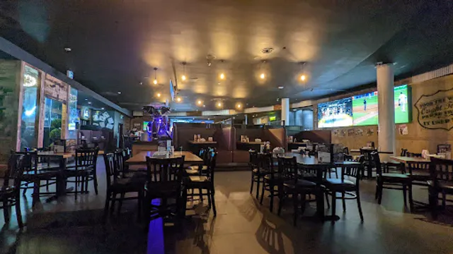 Chuck's Roadhouse Bar & Grill