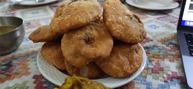 Guddu Kachori Bhandar