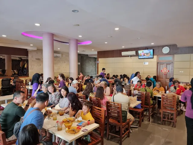 Nini Thowong Restaurant