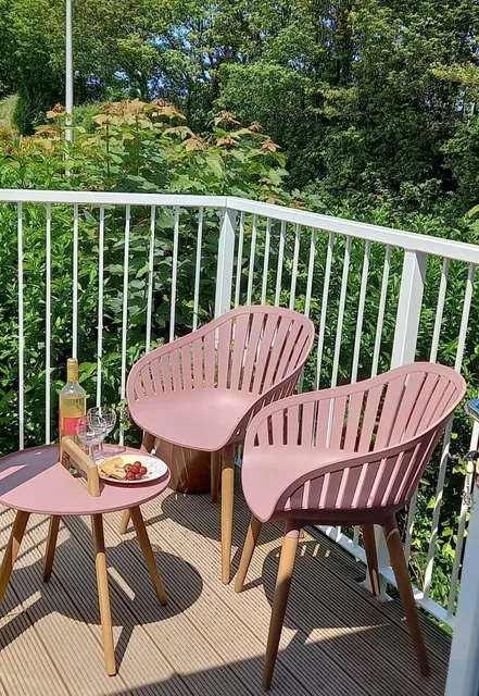 The Captain's Quarters, Woolsery