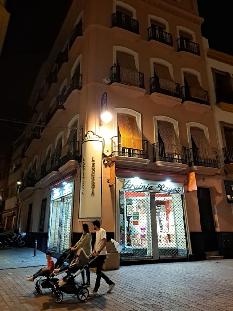 Reservaloen Plaza del Salvador