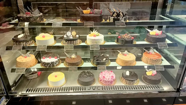 Jeden - The Cake Expert Lower Parel
