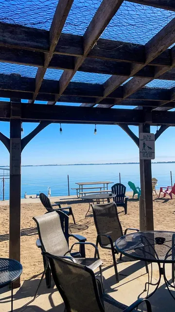 Hurley's Motorboat Beach Bar