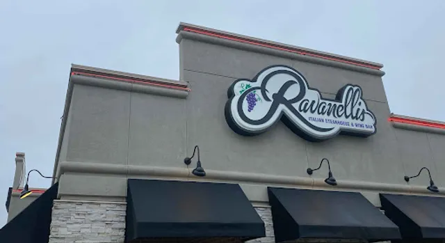 Ravanelli's Italian Steakhouse & Wine Bar