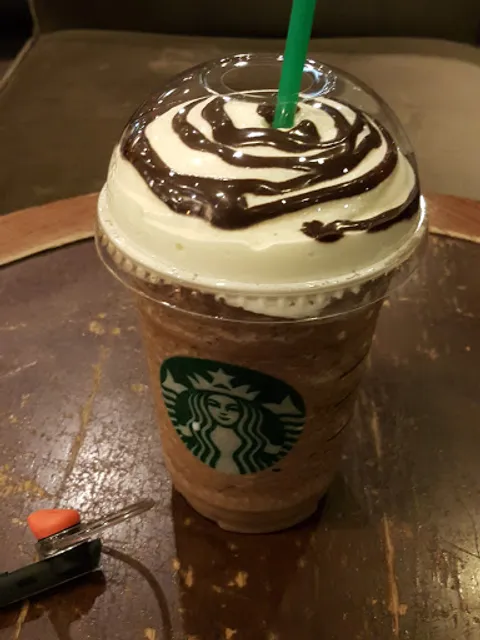 Starbucks Shoppes at Victoria