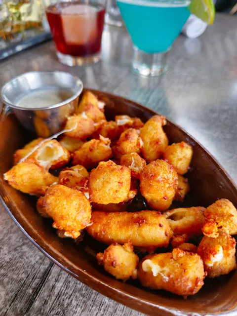 The Lake House Kitchen & Tavern