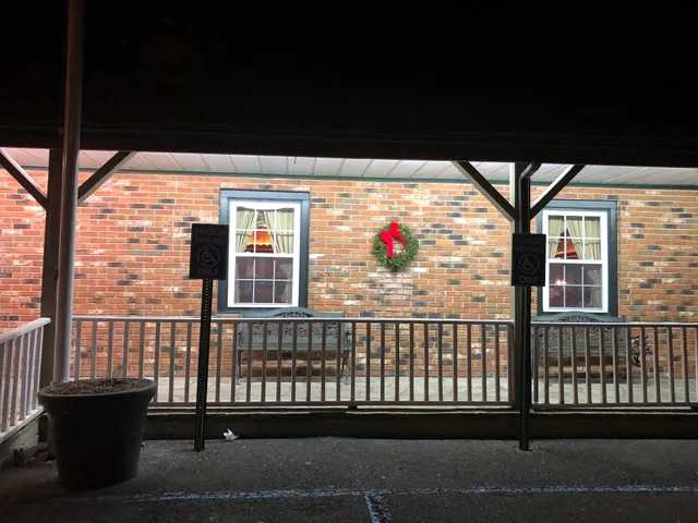 Four Brothers Pizza Inn Restaurant