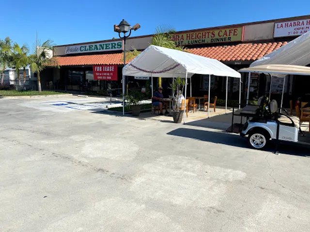 La Habra Heights Cafe