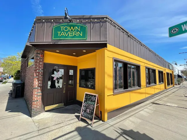 Town Tavern
